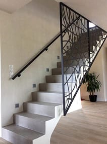 Handrail with large guardrail for stairs